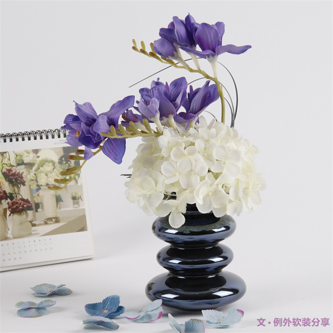 不會(huì)插花怎么了？這不是重點(diǎn)，反正這些花器插什么都美！-別墅設(shè)計(jì),軟裝設(shè)計(jì),室內(nèi)設(shè)計(jì),豪宅設(shè)計(jì),深圳例外軟裝設(shè)計(jì)公司