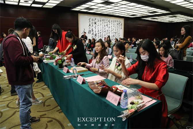 “十雅”魅力綻放，你們注意到女神手上的藍(lán)色錦魚(yú)了嗎？-別墅設(shè)計(jì),軟裝設(shè)計(jì),室內(nèi)設(shè)計(jì),豪宅設(shè)計(jì),深圳例外軟裝設(shè)計(jì)公司
